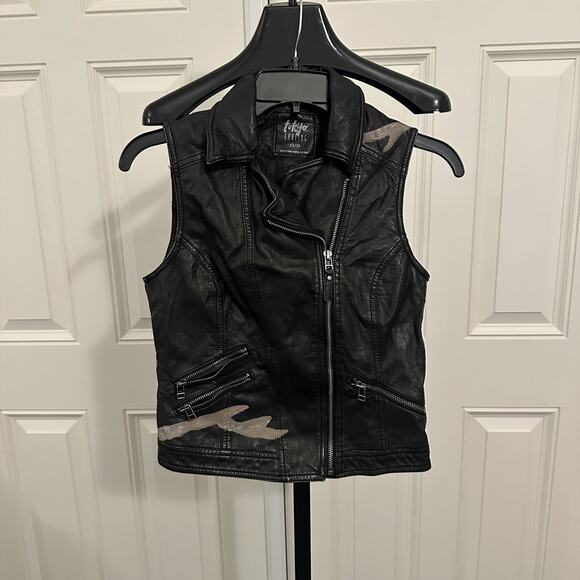 Hand Painted Unique Cherry Blossom Black Patent Leather Vest Size Woman’s XS - Picture 1 of 3